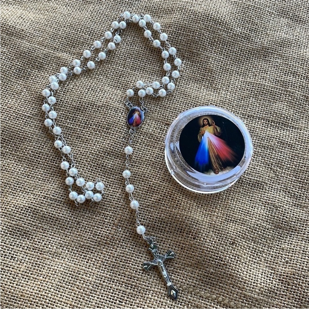 Sacred heart Rosary White beaded In Box Catholic unisex
